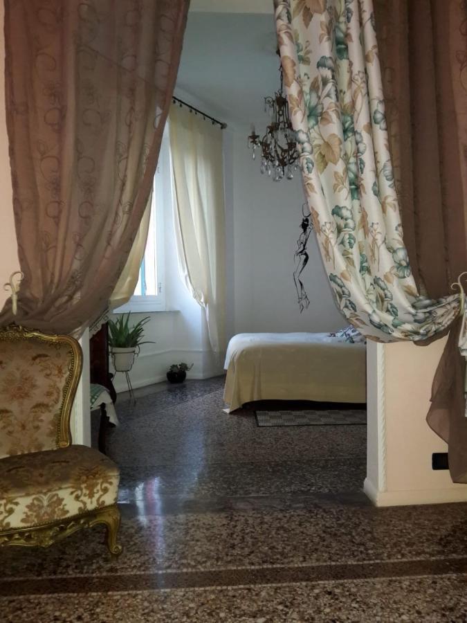 Appartamento In Centro Zona Fiera,Davanti Al Galliera Génova Exterior foto